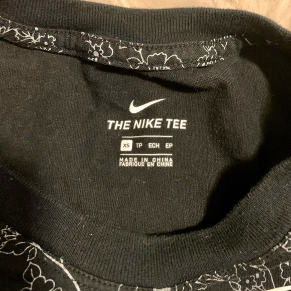 Cropped Nike Shirt size: xs - Picture 2 of 3